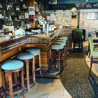 Rénovation Complète des Assises d'un Bar