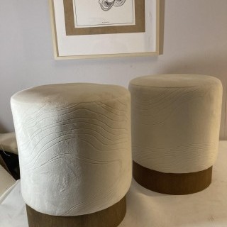 Changement de couverture Paire de Poufs