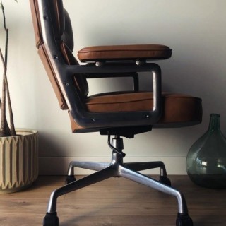 Fauteuil Lobby, Eames