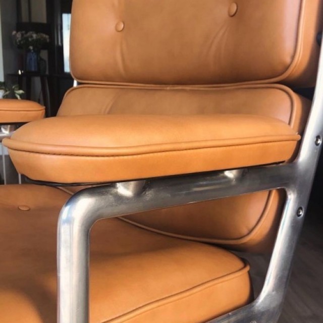 Fauteuil Lobby, Eames